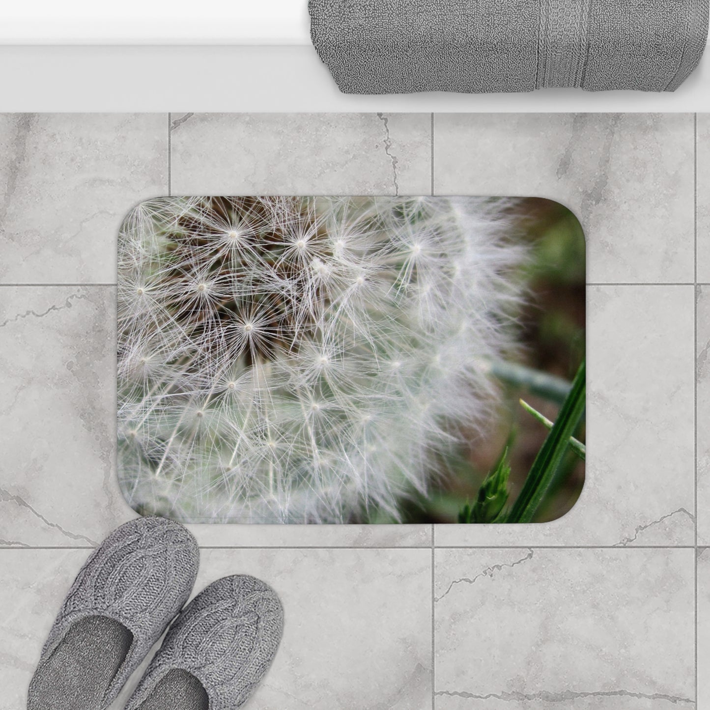 Dandelion Close-Up Bath Mat — Soft Botanical Nature Bathroom Rug
