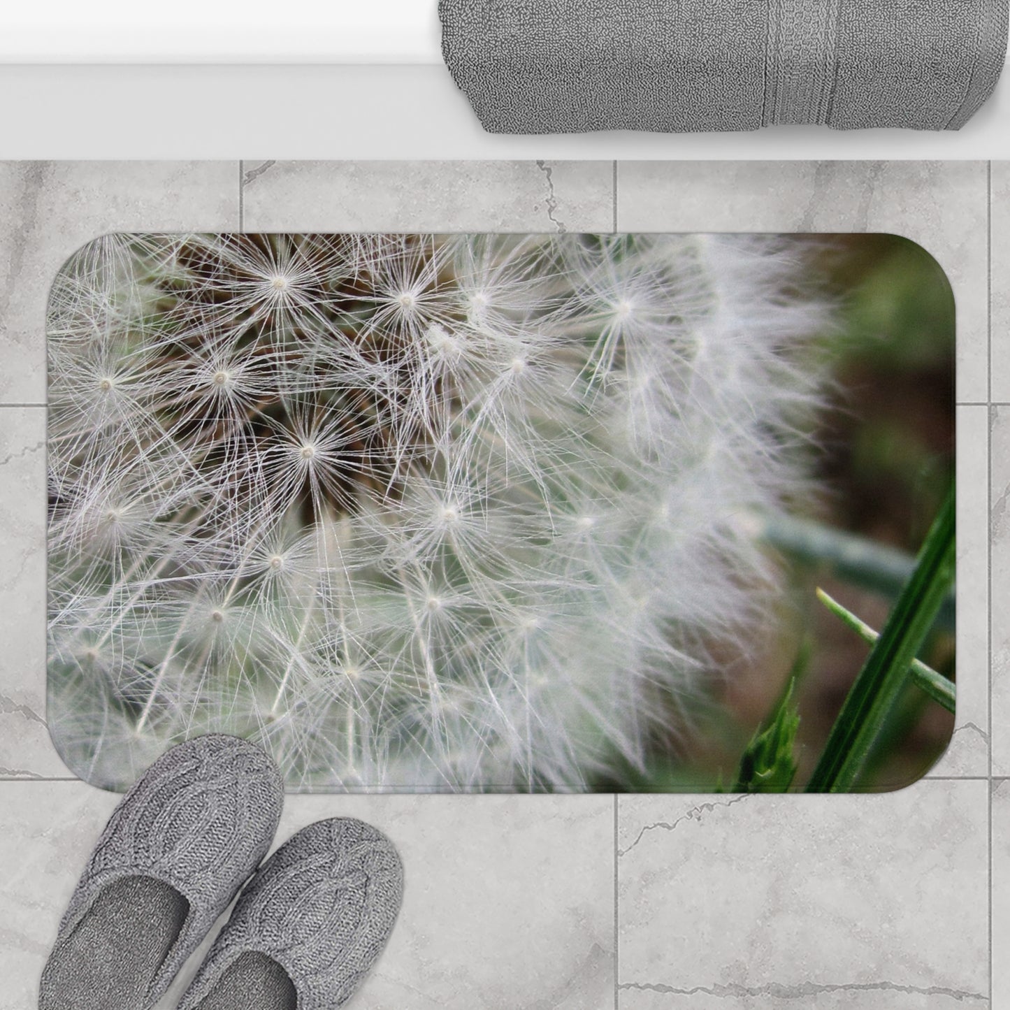 Dandelion Close-Up Bath Mat — Soft Botanical Nature Bathroom Rug