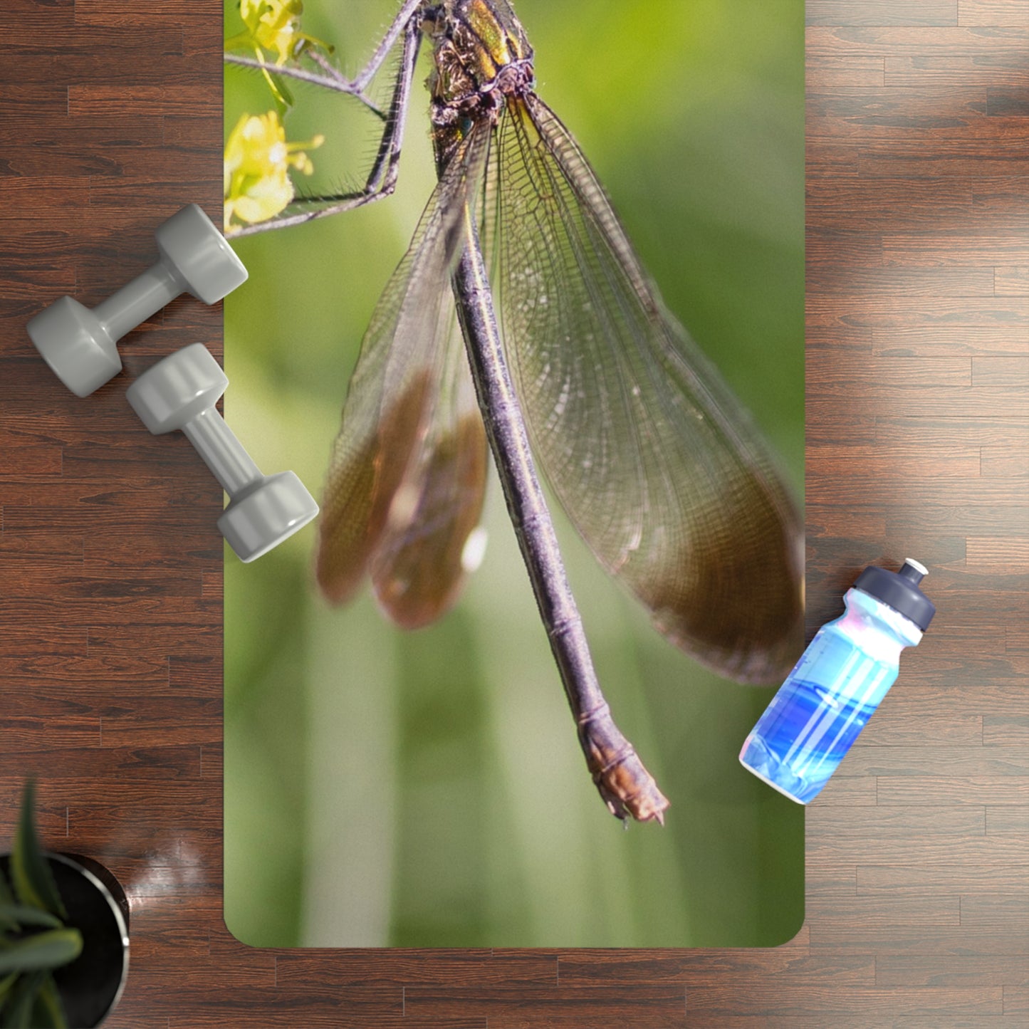 Dragonfly Close-Up Rubber Yoga Mat — Nature-Inspired Eco Travel Mat